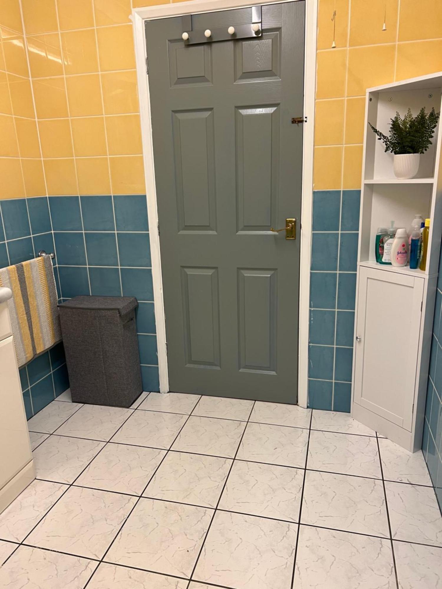 Double Room At The Bungalow With Shared Shower Room Kettering Eksteriør bilde