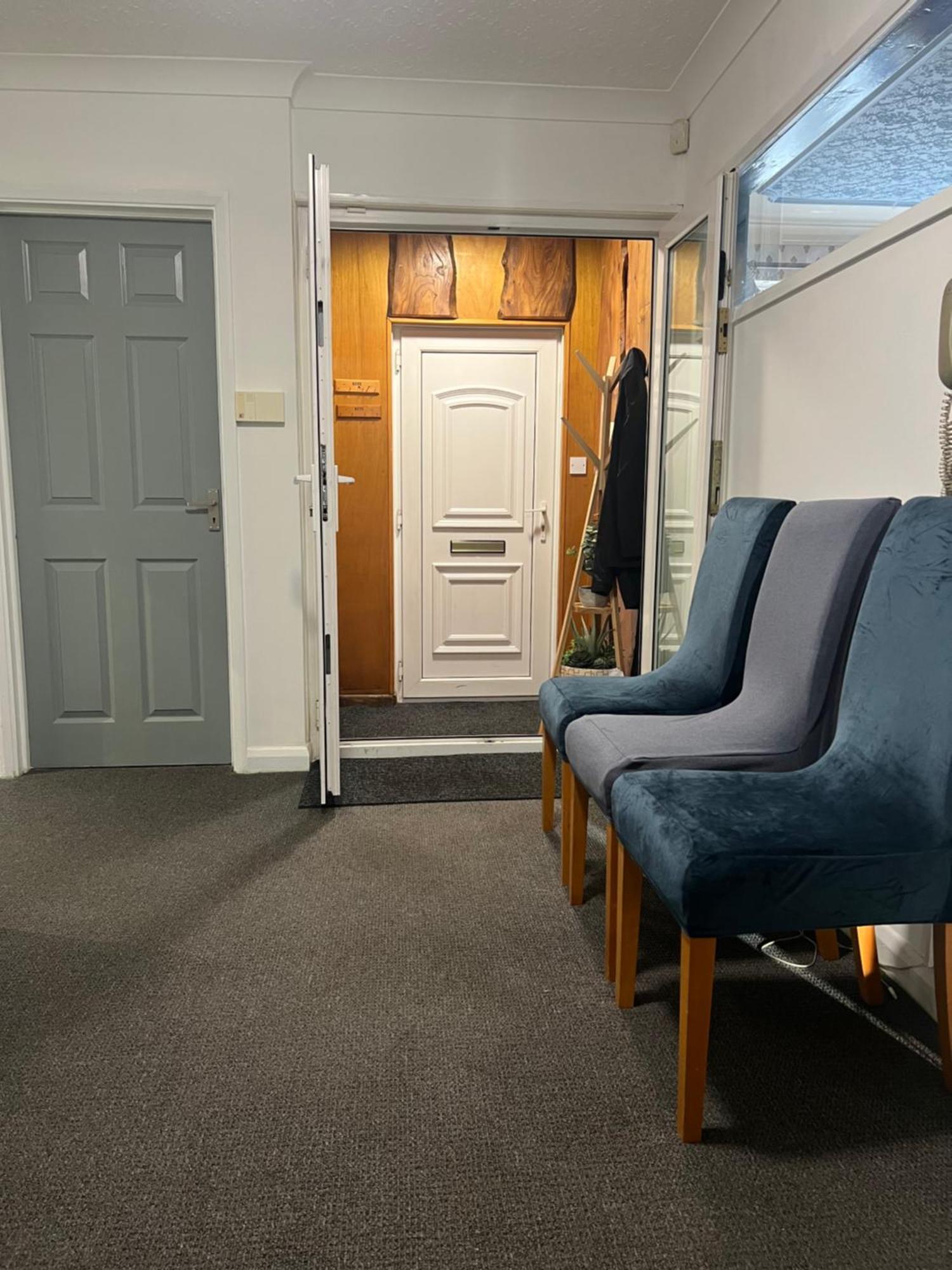 Double Room At The Bungalow With Shared Shower Room Kettering Eksteriør bilde