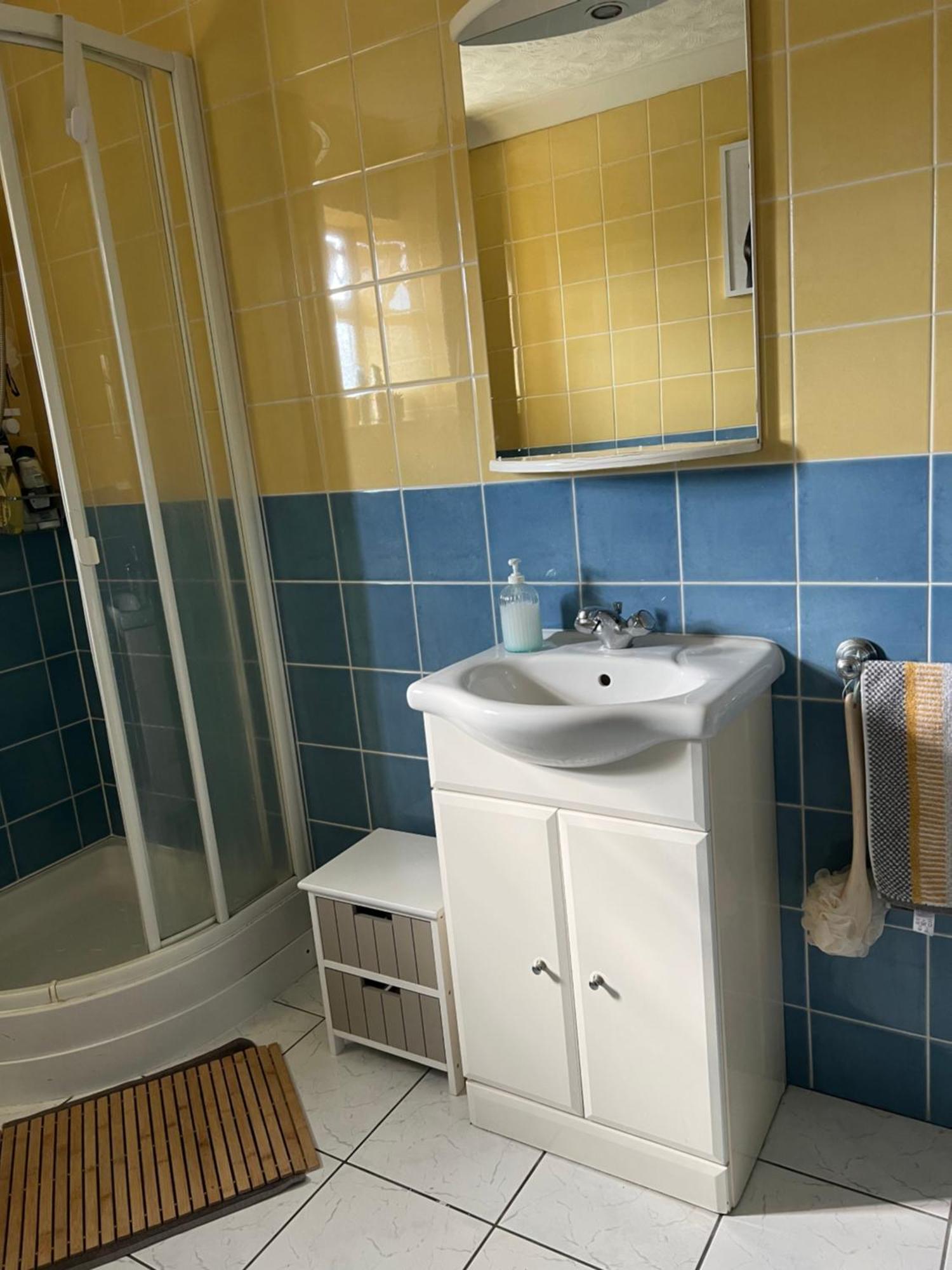 Double Room At The Bungalow With Shared Shower Room Kettering Eksteriør bilde